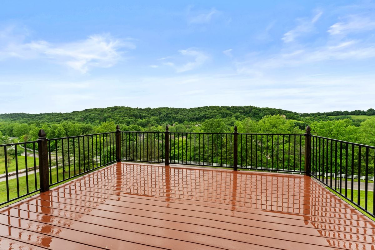 Completed New Construction Ranch in Saint Albans Vineyards