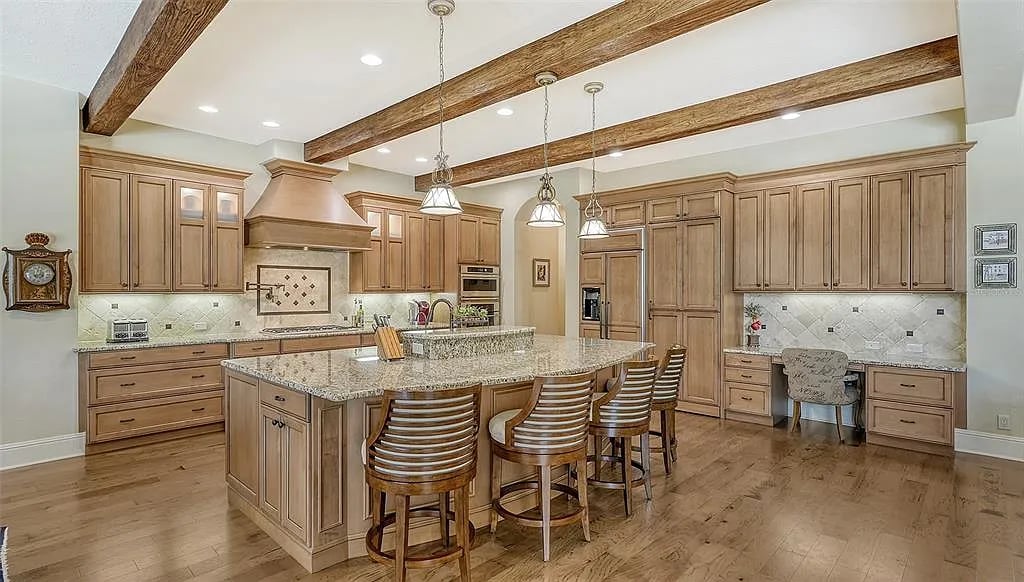 8015 Bounty Ln