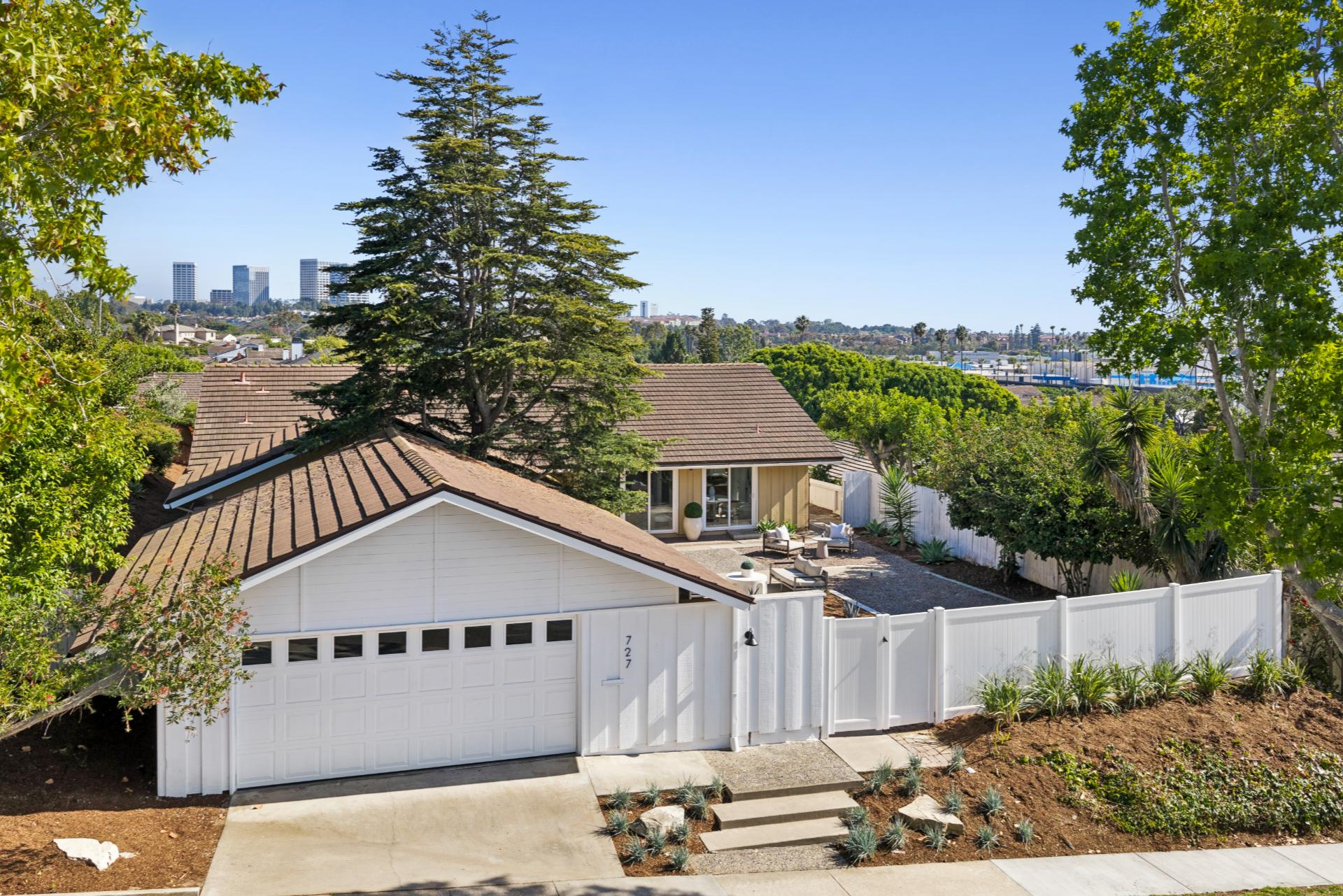 727 Bellis Street