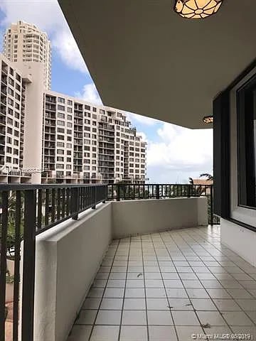 520 Brickell Key Dr #A616