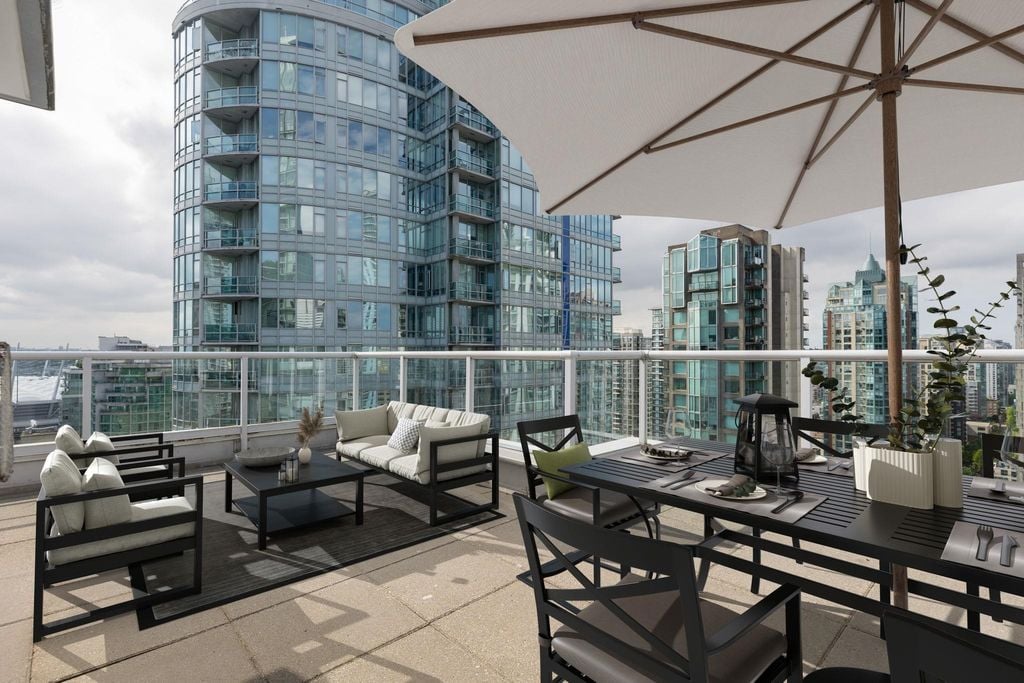 480 Robson St, #1901