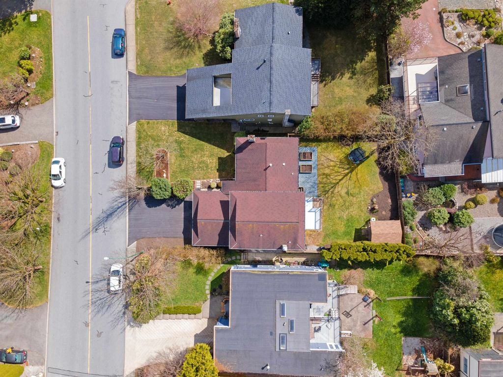 2329 Kirkstone Rd