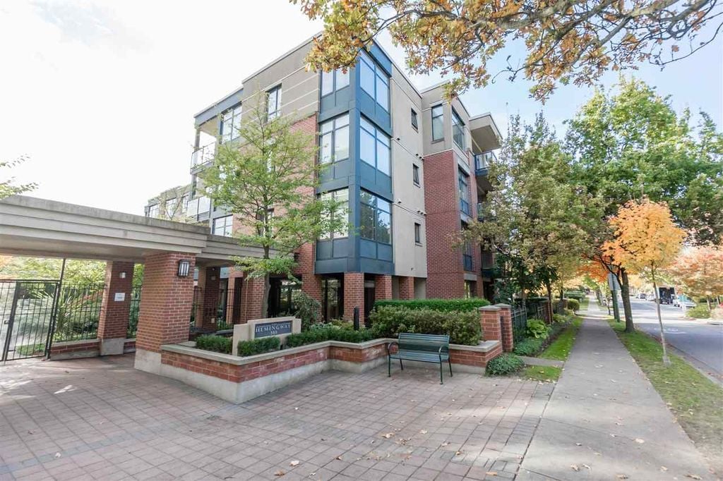 588 W 45th Ave, #106