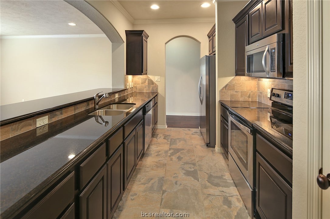 1414 Crescent Ridge Dr