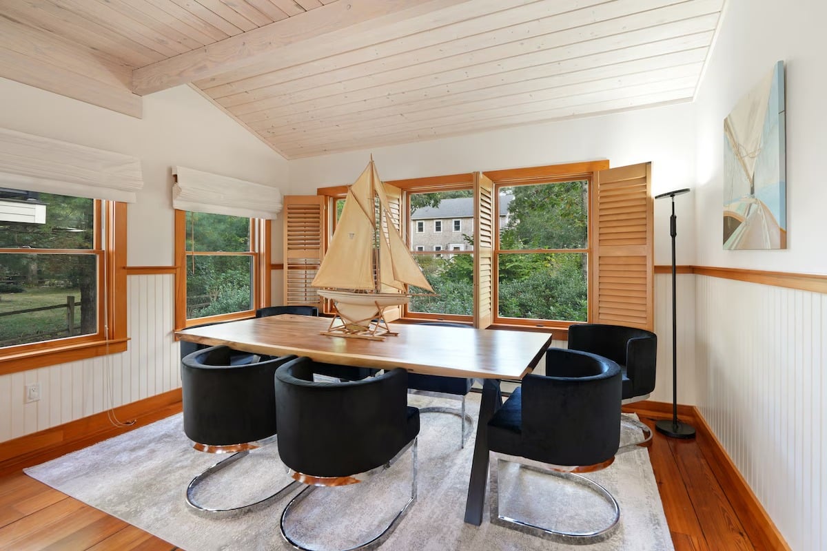 Renovated Oak Bluffs Retreat With Lagoon Access