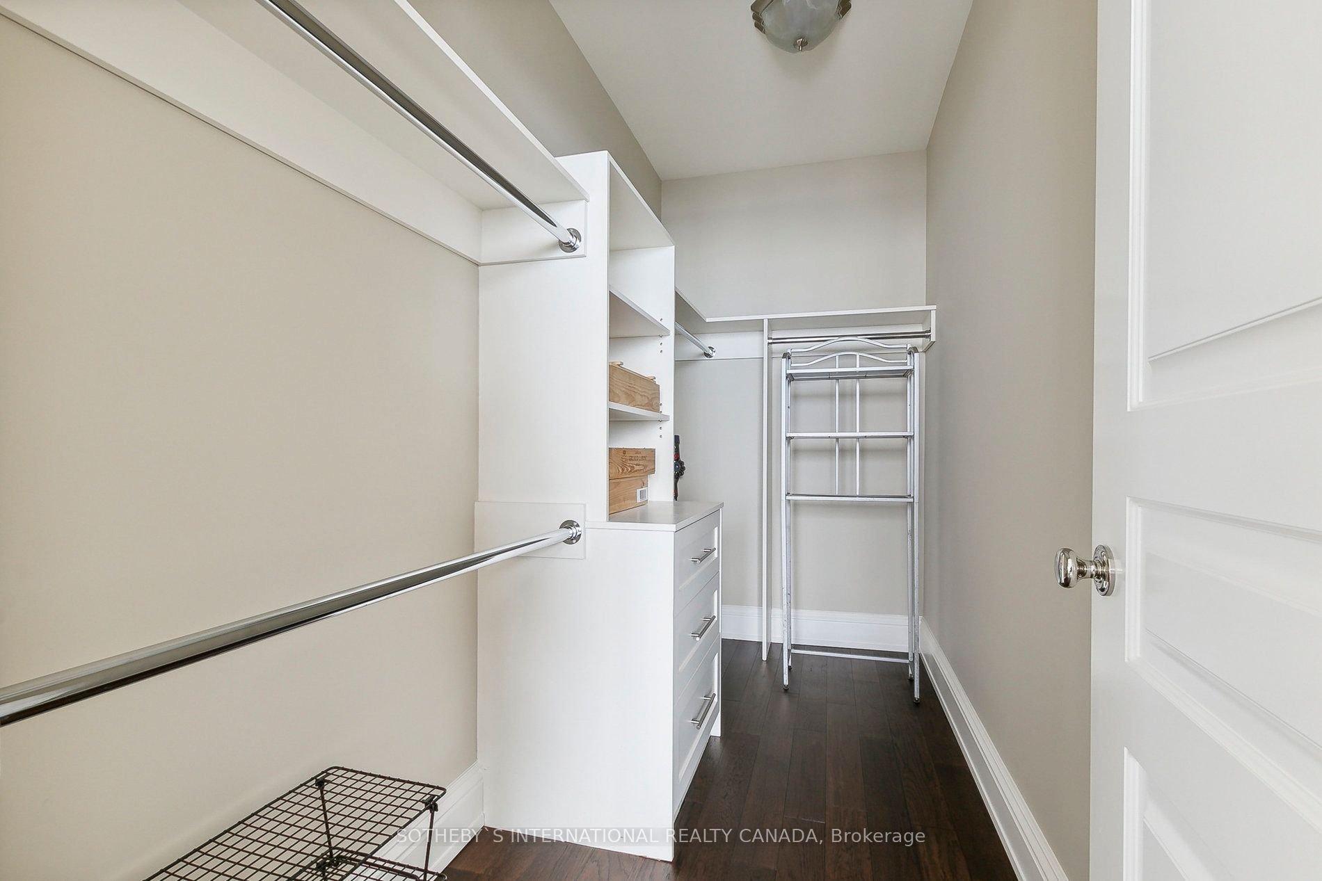 183 Wellington St W 3005