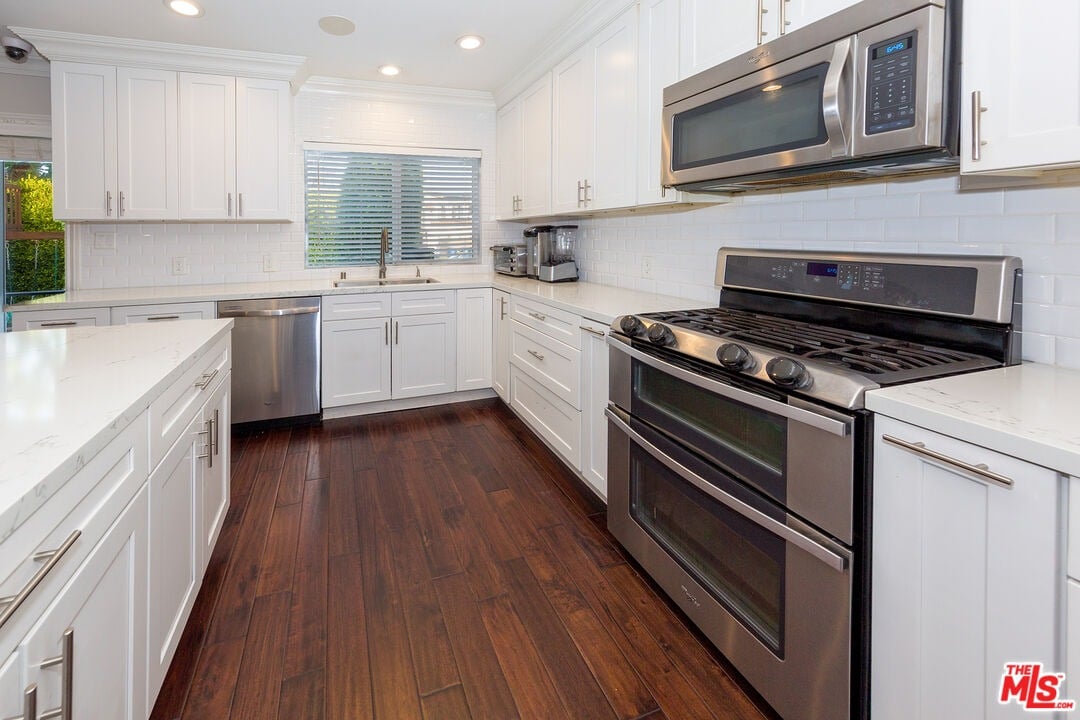 1707 Preuss Rd
