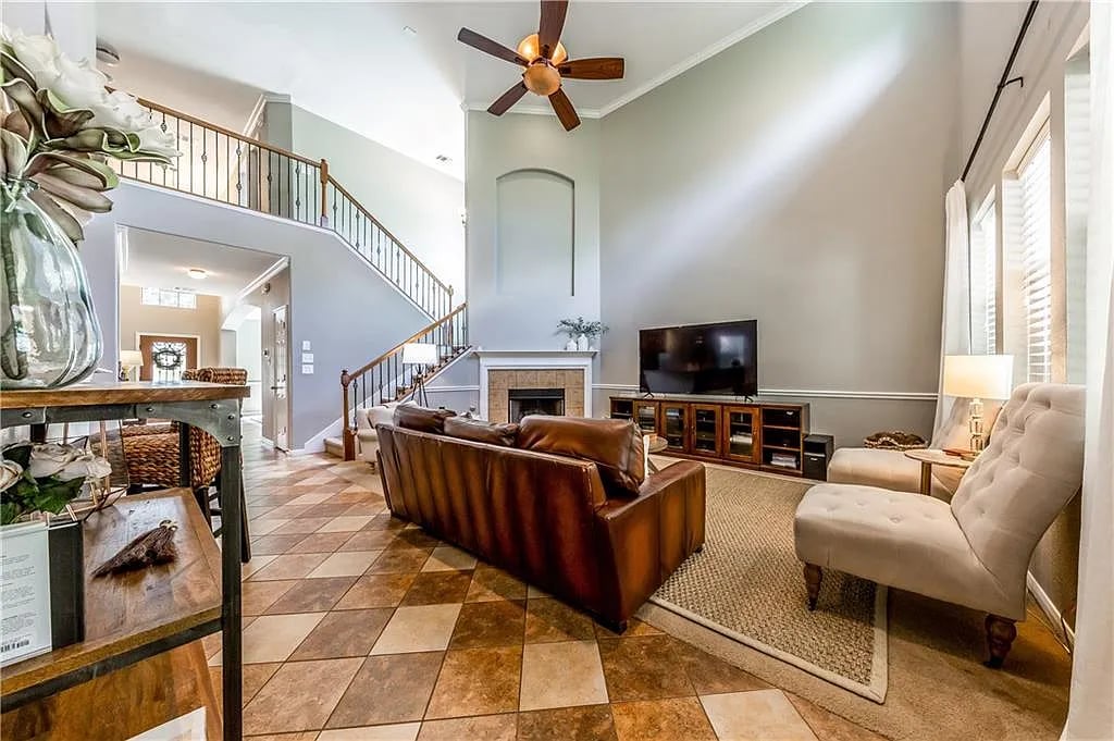811 Kevin Taylor Dr