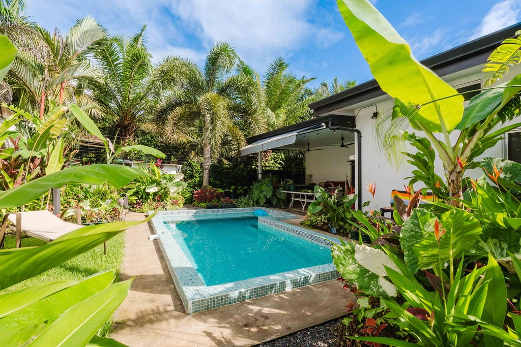 4 Boutique Rental Villas Plus Main House with Private Pool