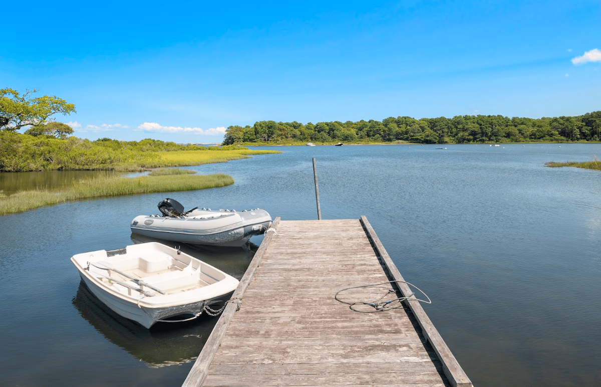 Oak Bluffs Renovated Retreat