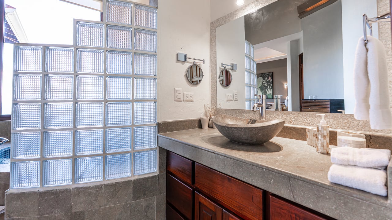 Ocean View Luxury Estate with An Incredible Location in Dominical