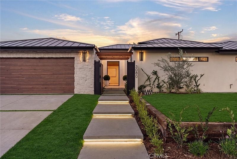 3080 Country Club Dr