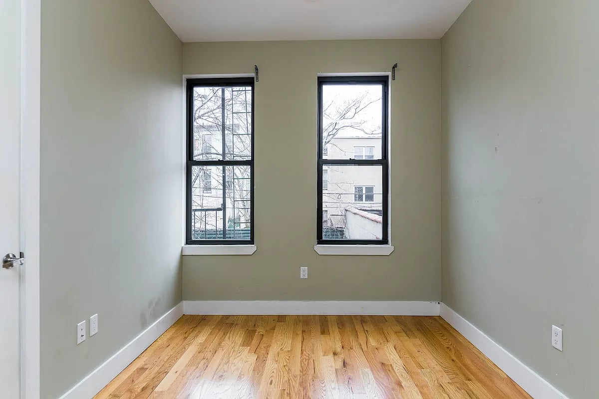 76 George St 2R