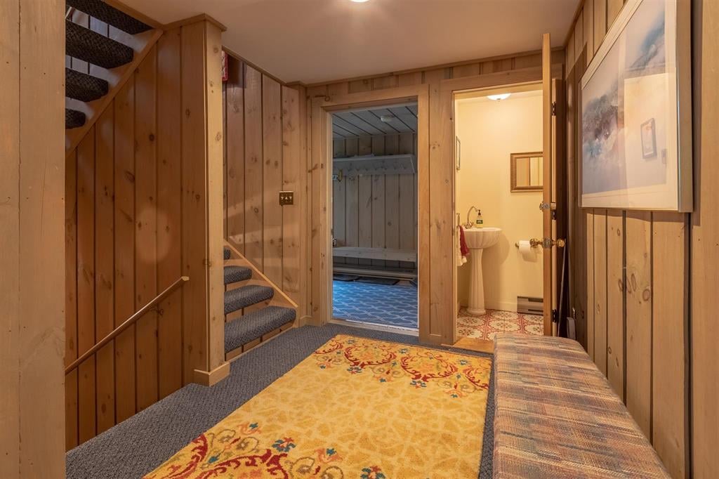 Coolidge Falls Ski Season rental with views!