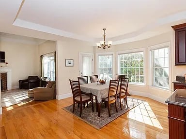 4 Warren Dr