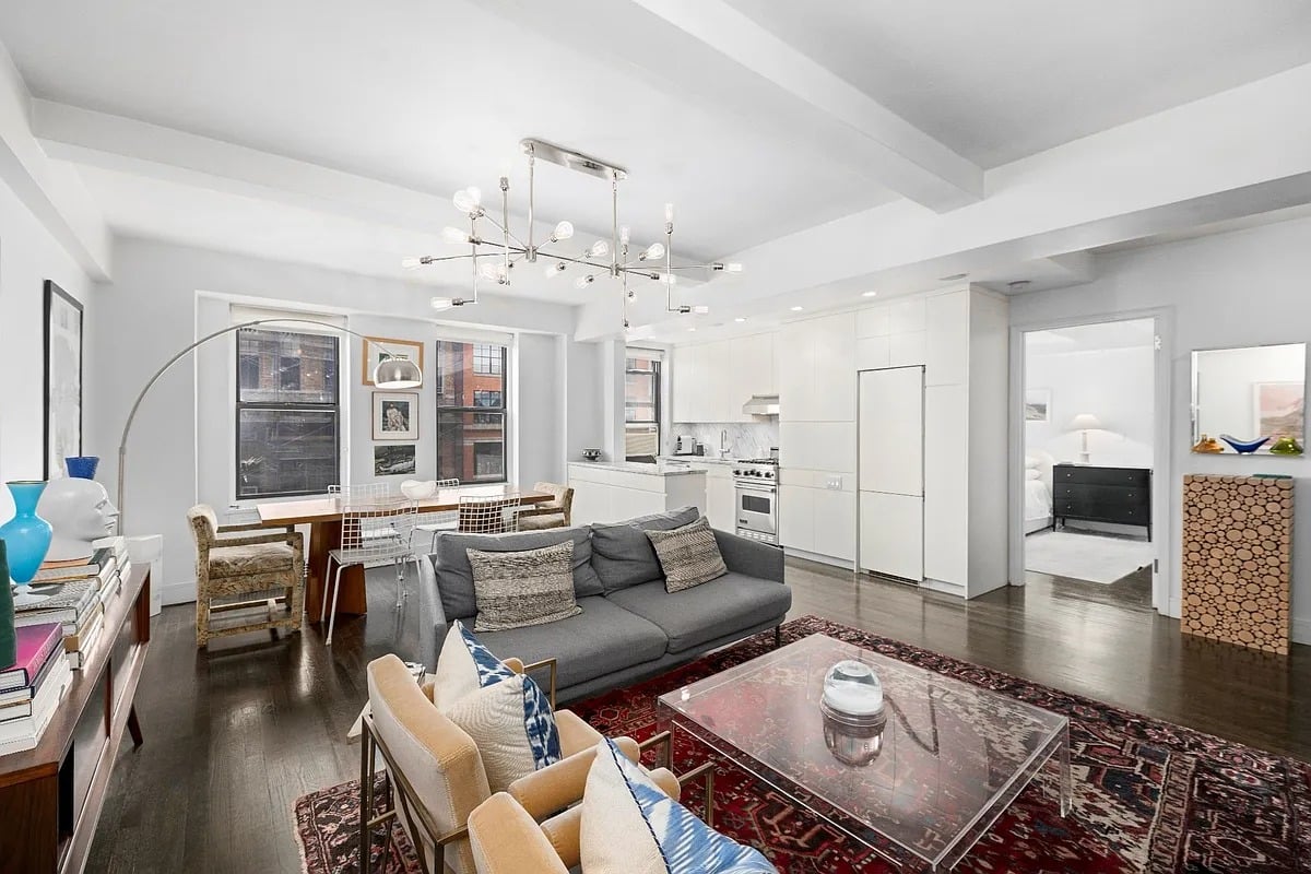 161 W 16th St #15H