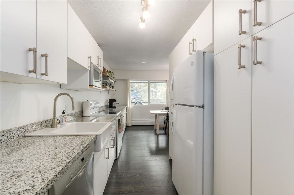 822 Premier St, #5