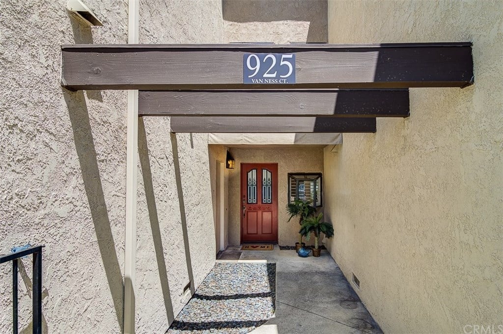 925 Van Ness Ct