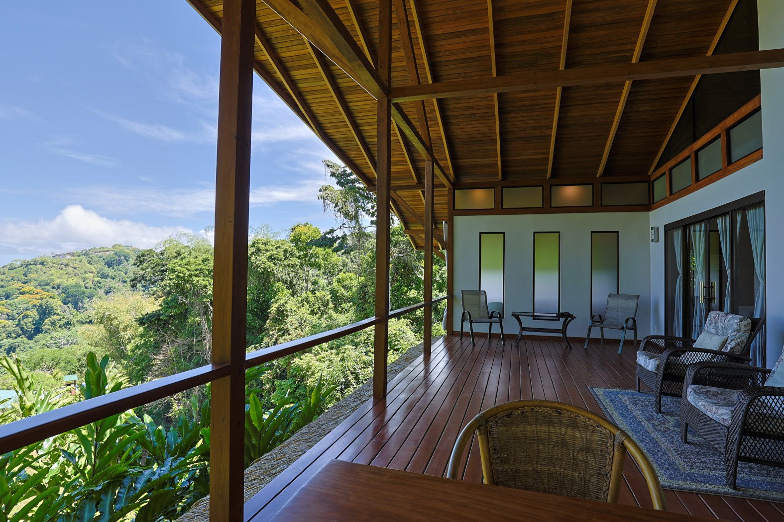 TROPICAL RETREAT IN PLATANILLO – OCEAN VIEW HOME PLUS APARTMENT IN ESTABLISHED COMMUNITY – 0.88 ACRES