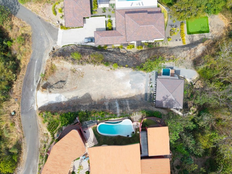 Charming 'Casita' on Expansive Lot