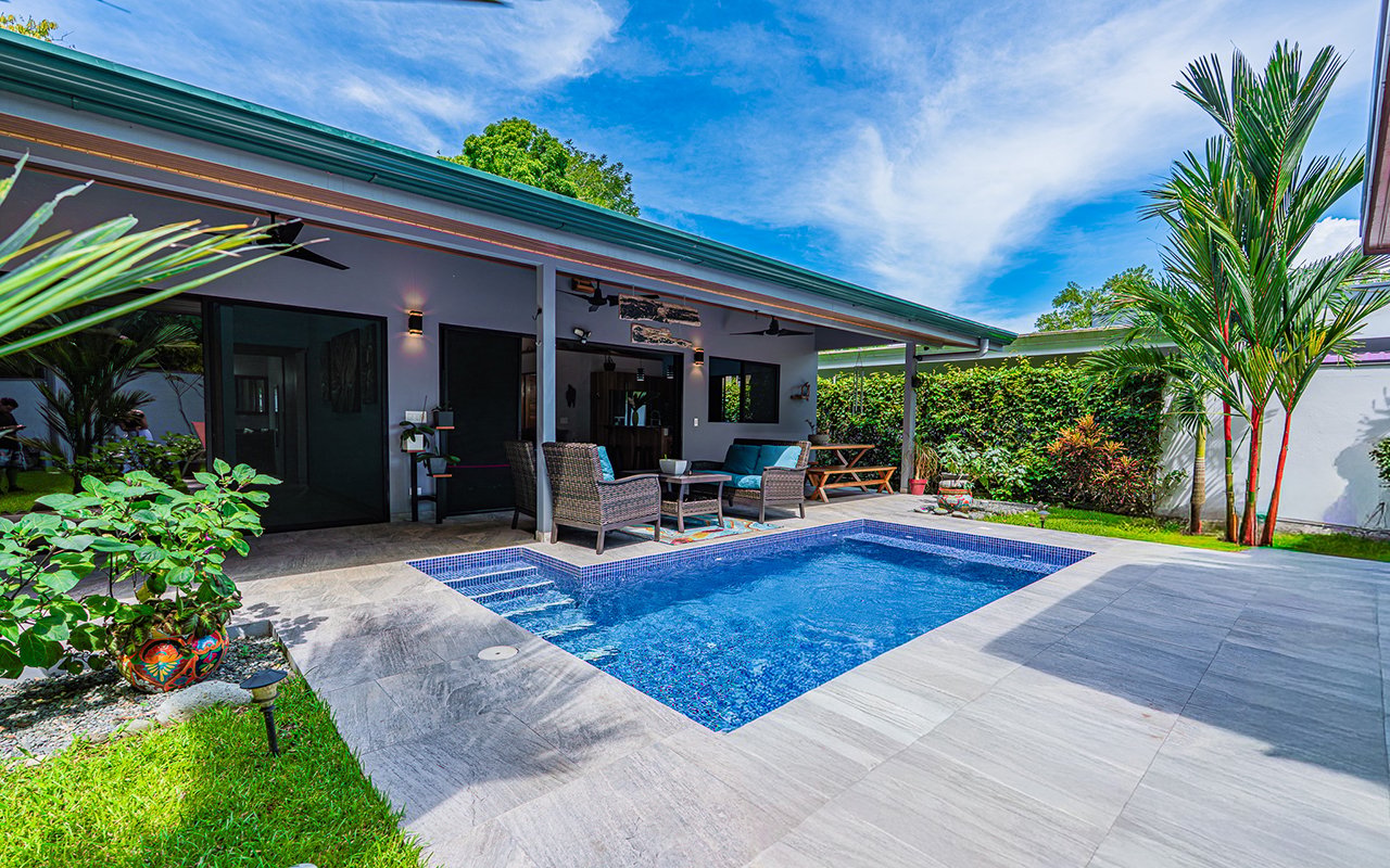 Home Near Downtown Uvita with Private Forest and Creek