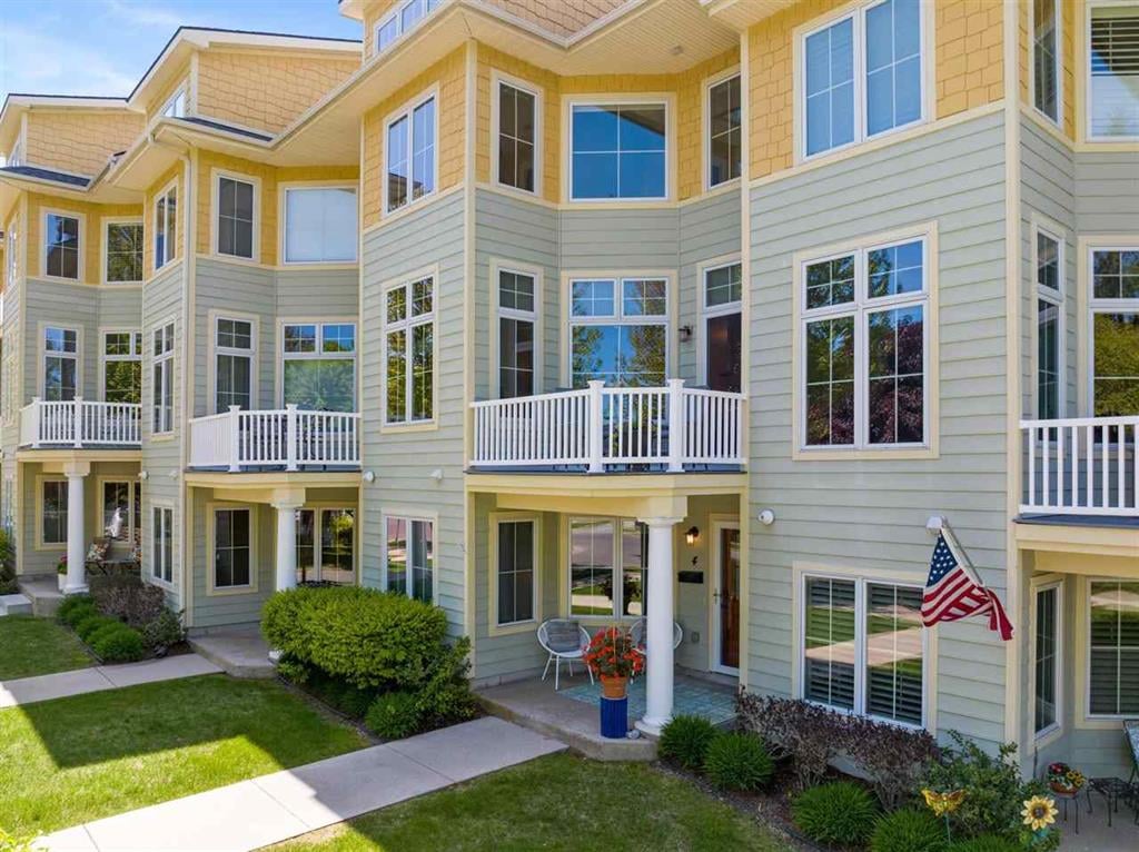 200 W Lake Street #4, Petoskey, MI 49770