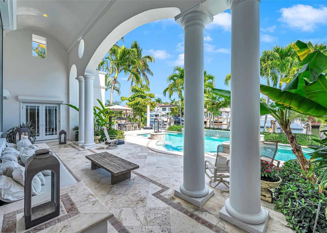 166 Royal Palm Dr