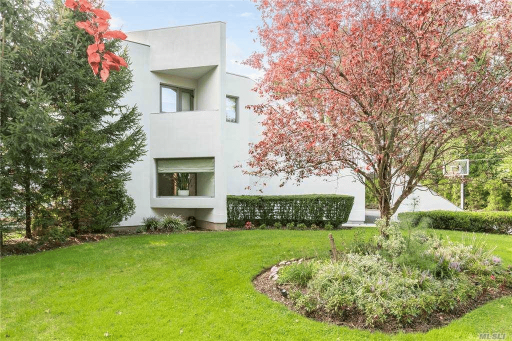 8 Hemlock Lane
