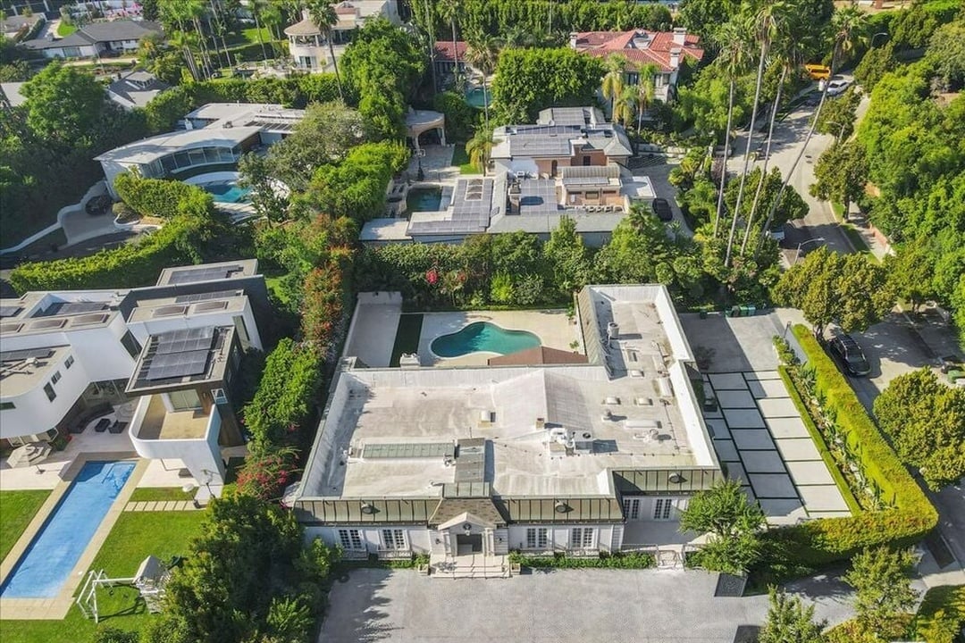 Northstar Manor, N Alta Dr, 90210