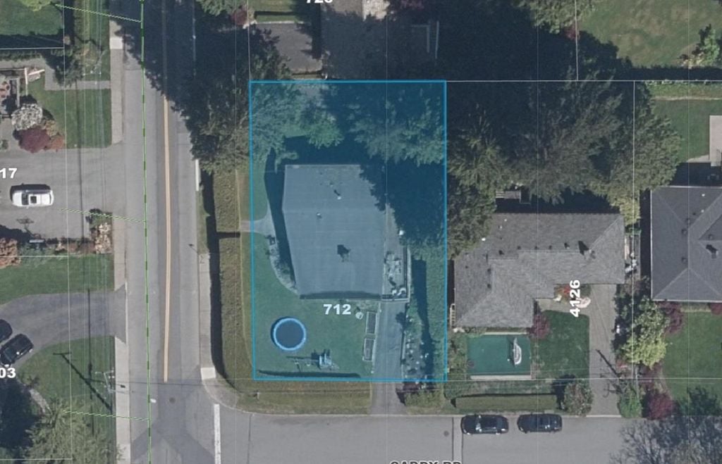 712 Fairway Dr