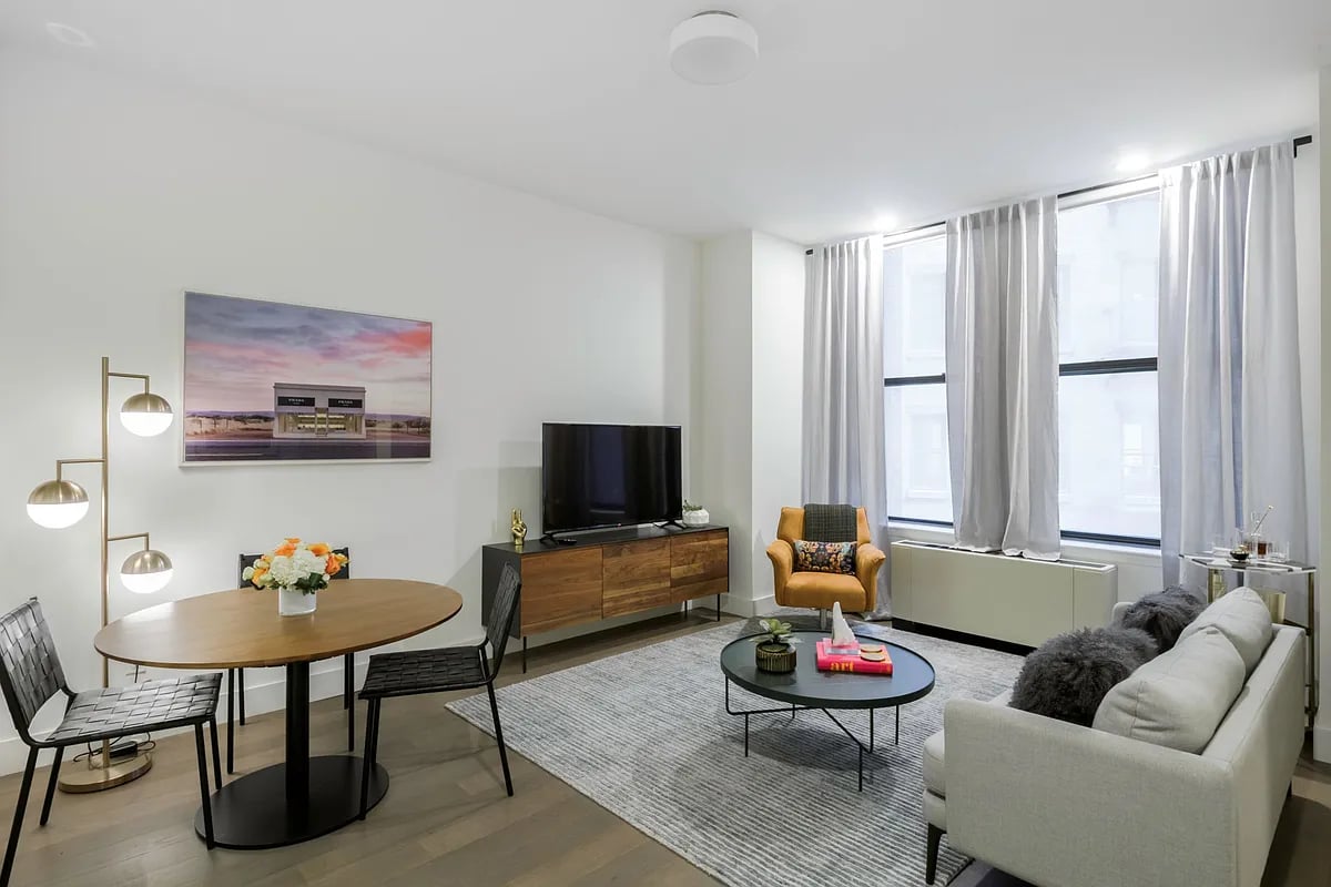 25 Broad St, #4A