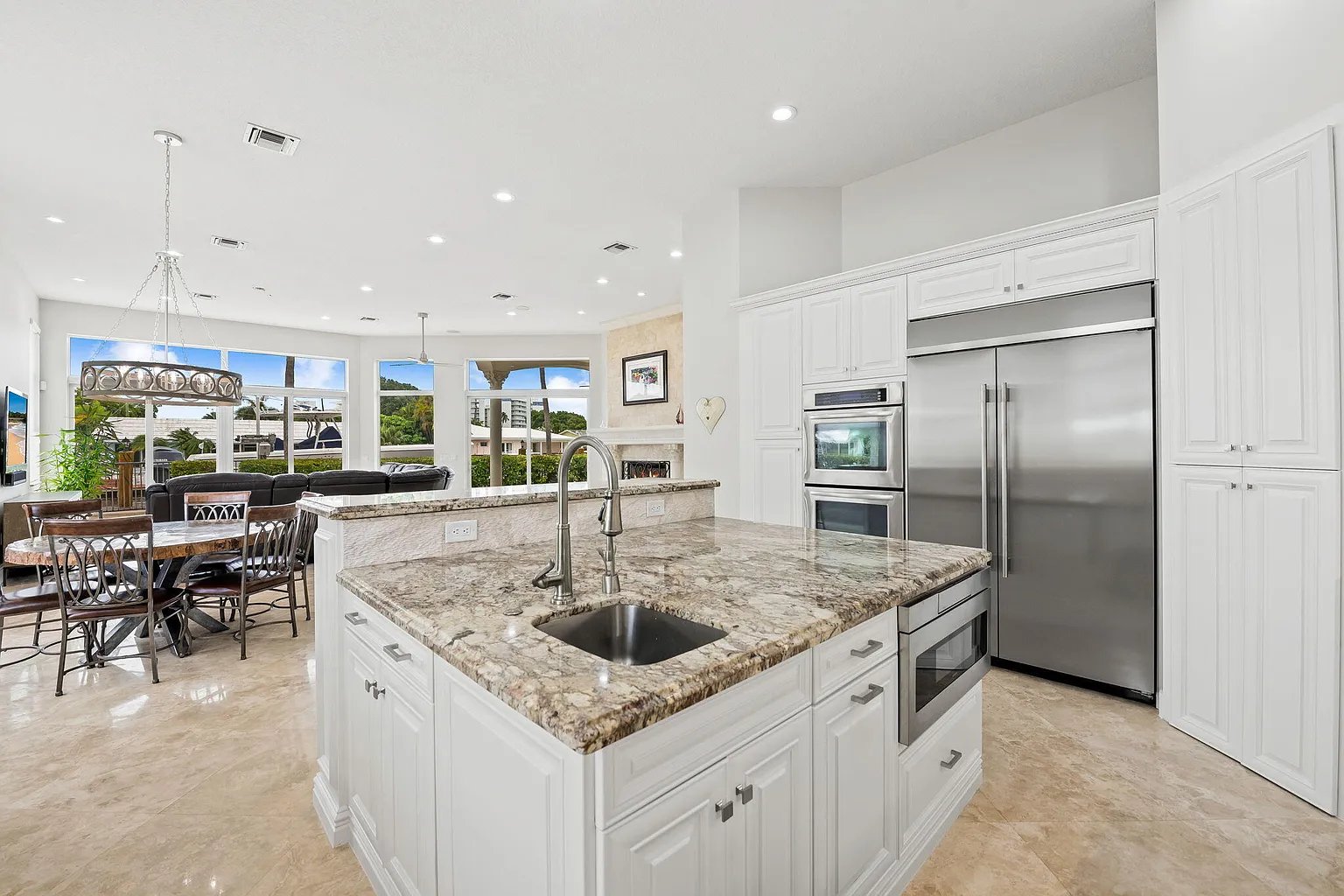 1261 NE 27th Wy