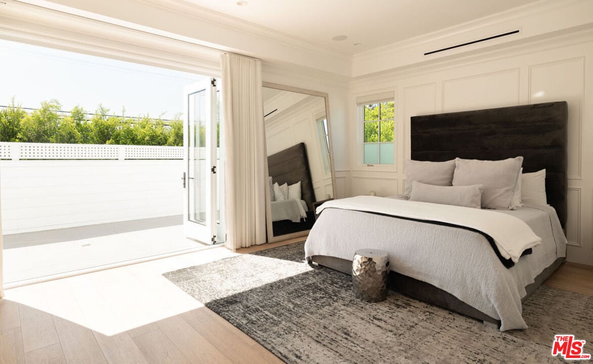 Highcliff Vista, N Stanley Ave, 90036