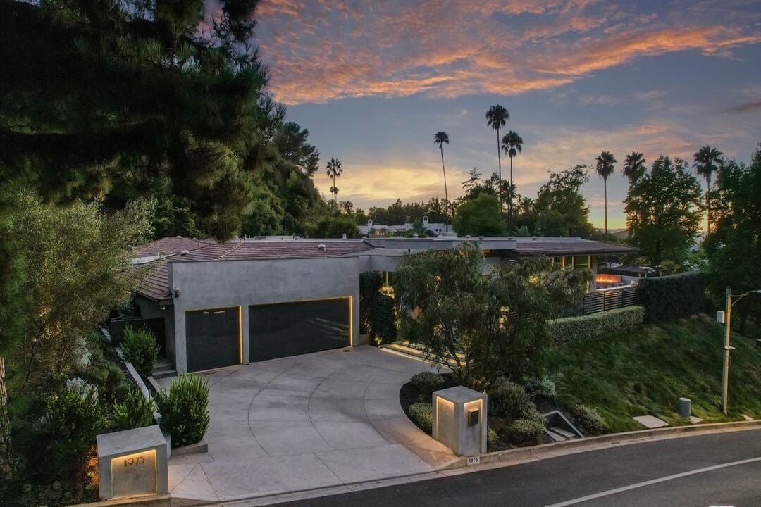 Nova Heights, Loma Vista Dr, 90210