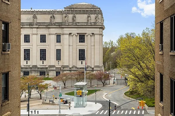 135 Eastern Parkway #5I