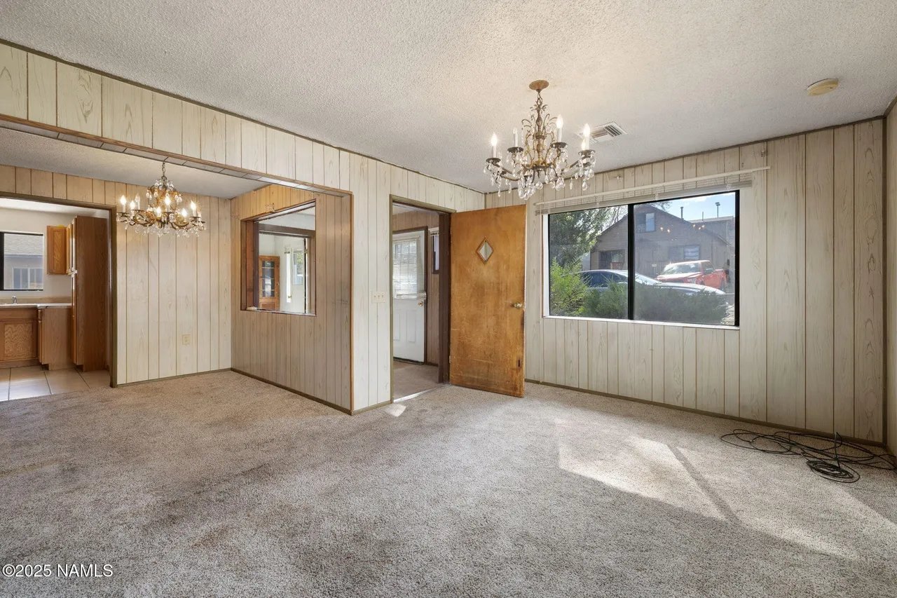 622 S Fountaine St