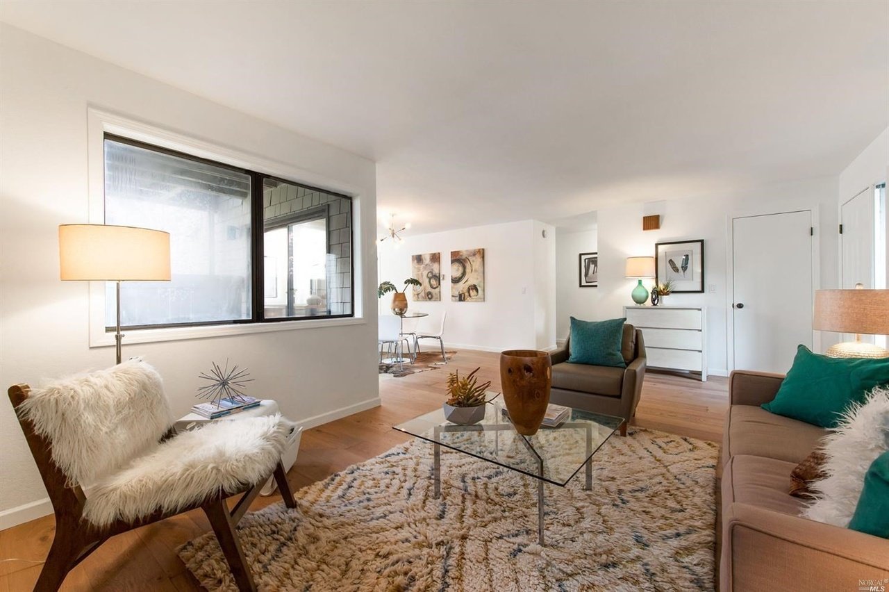 20 Cypress Pl