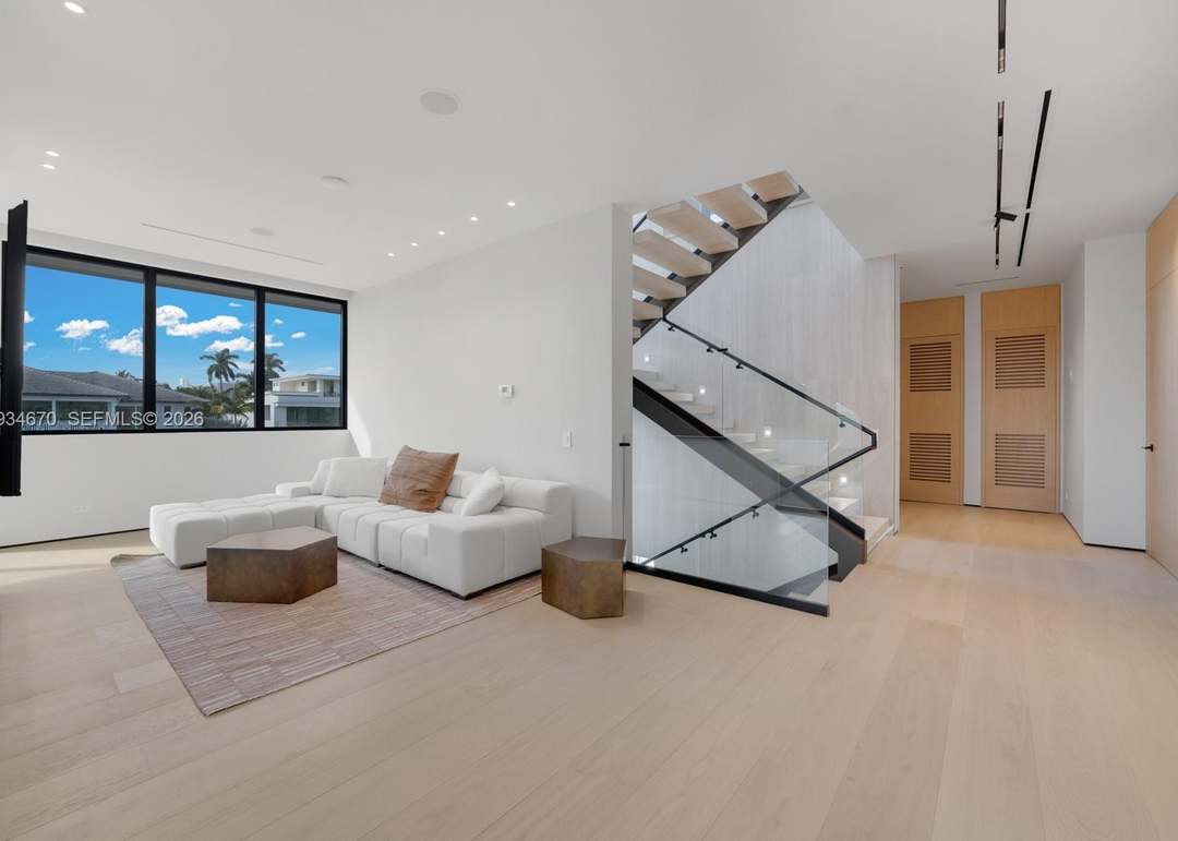 641 Flamingo Dr