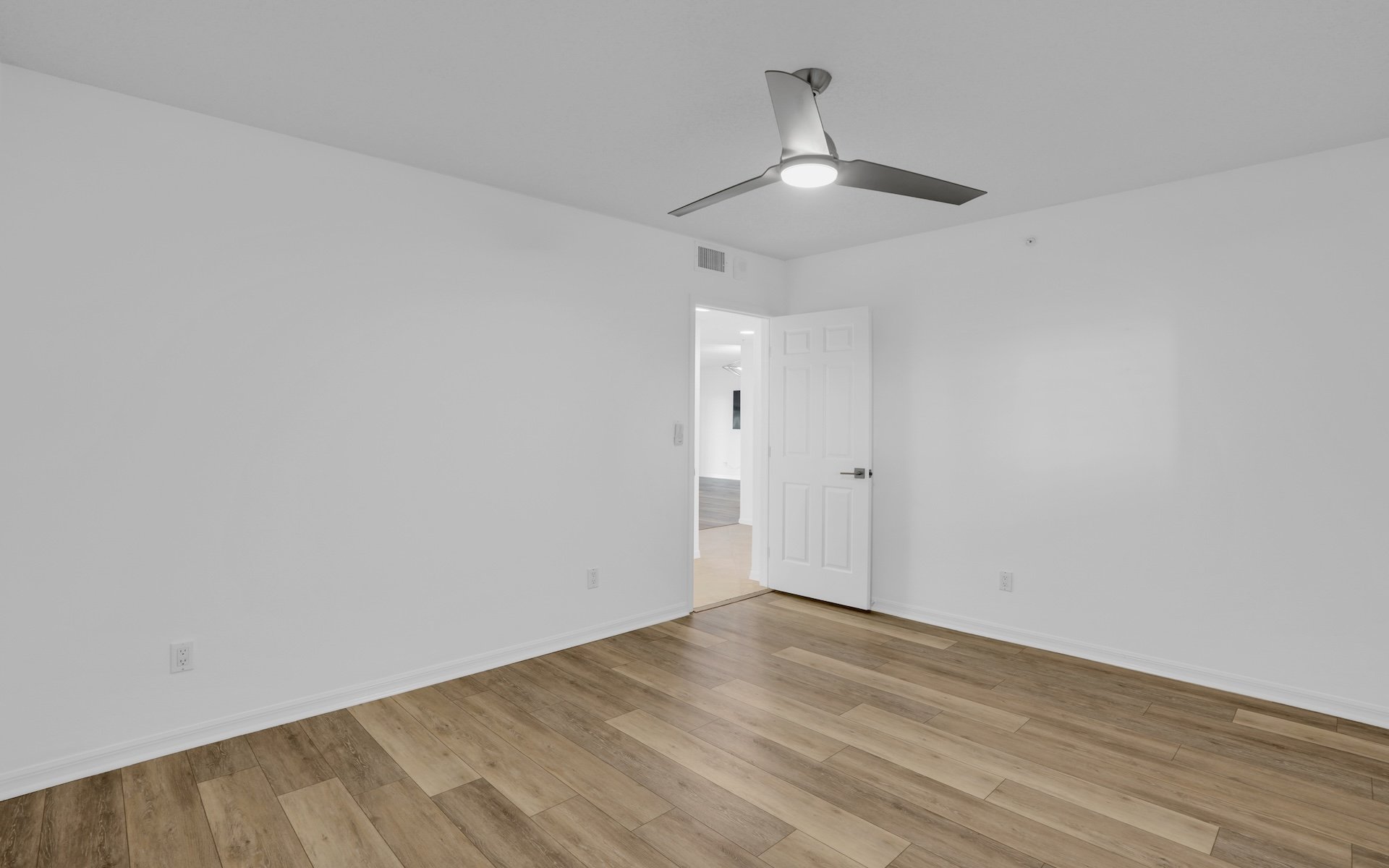 1925 Clifford St #1102