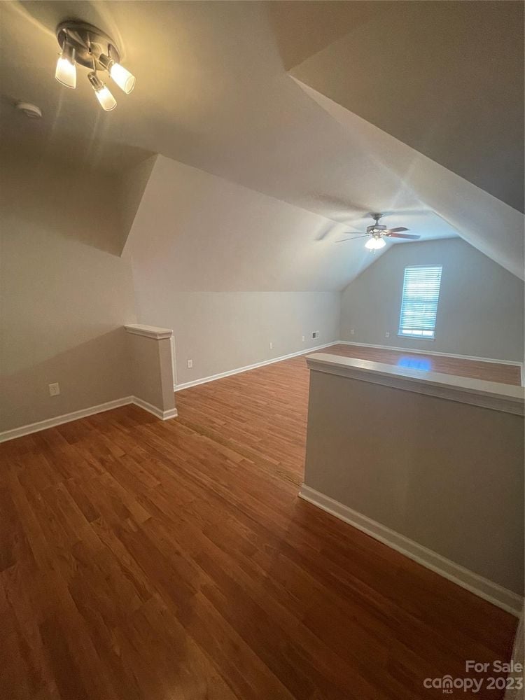 1208 Rockwell View Rd