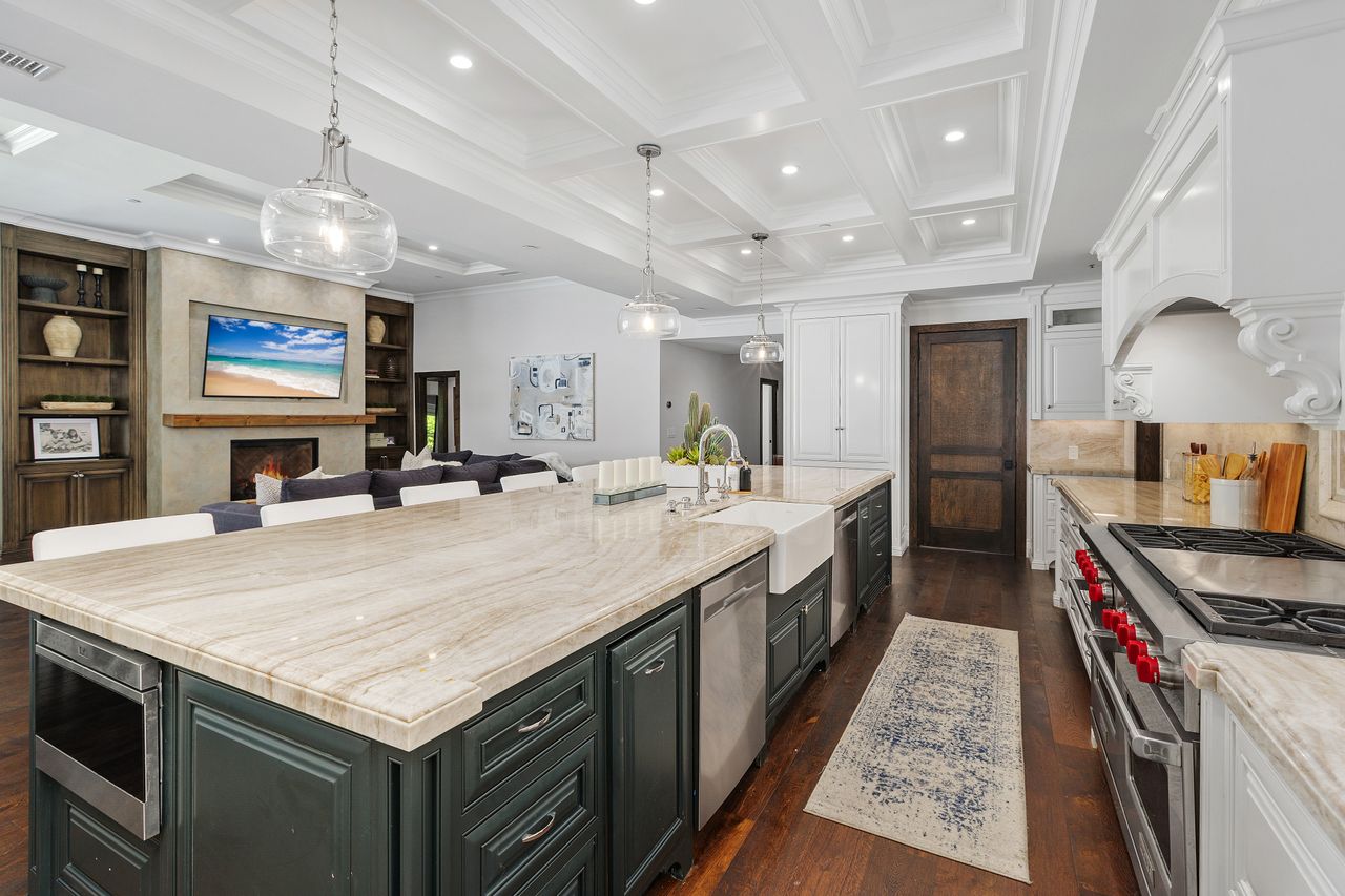 Luxury Estate in Big Canyon