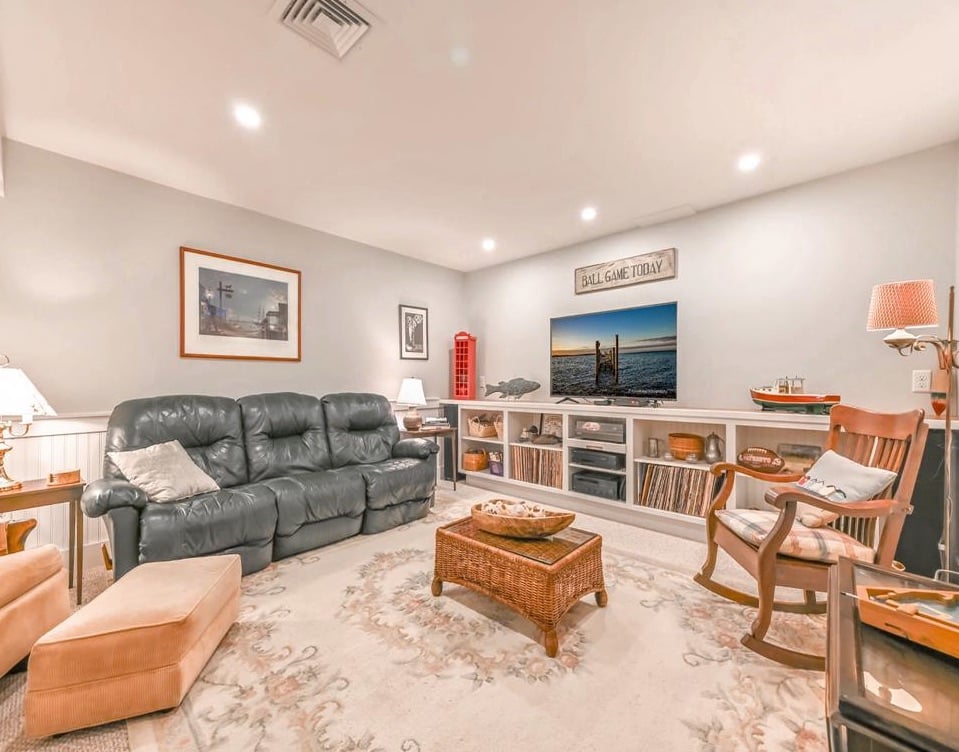 45 Edgewood Dr