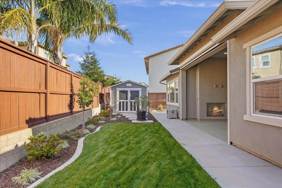 3553 Egret Dr