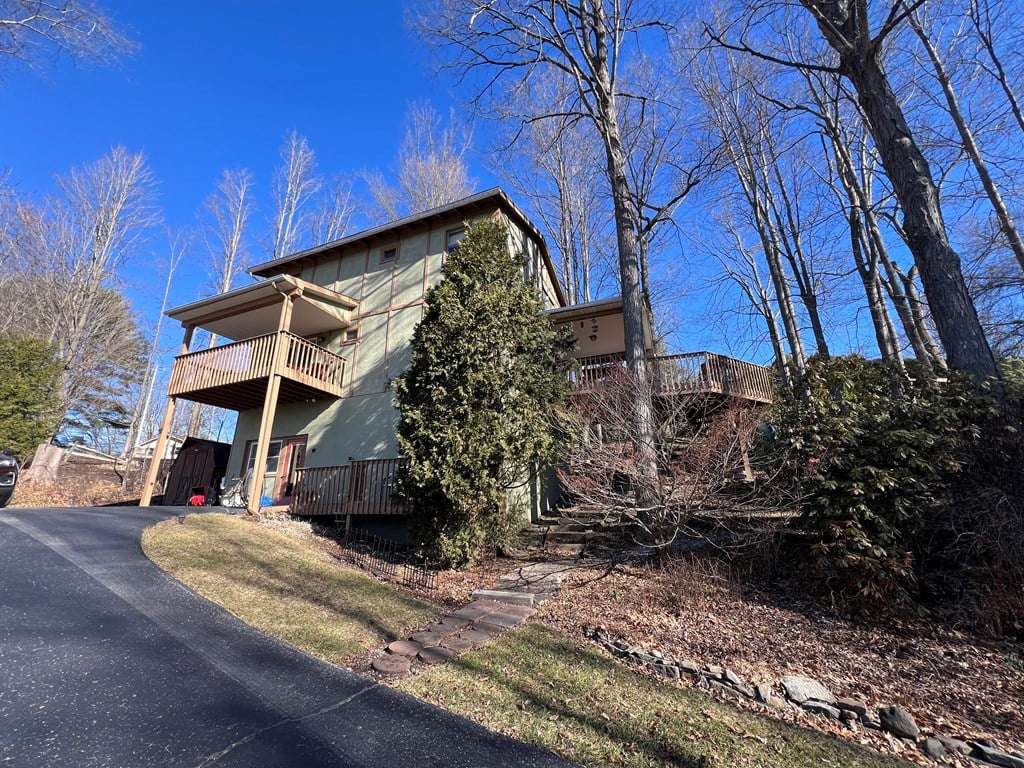 140 Wakefield Terrace