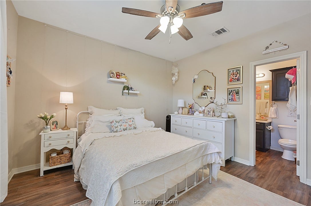 305 Holleman Dr E #504