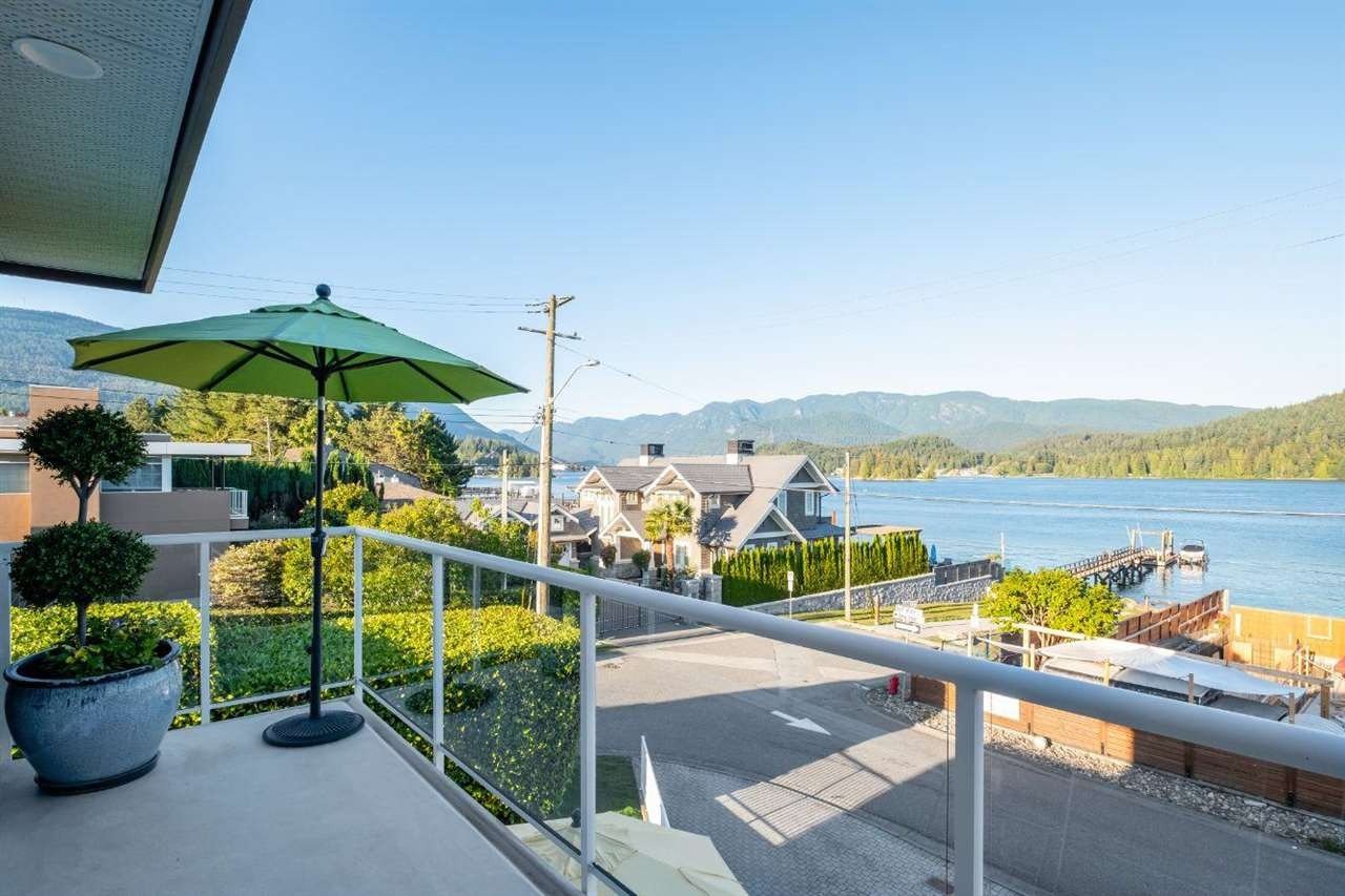 386 Beachview Dr