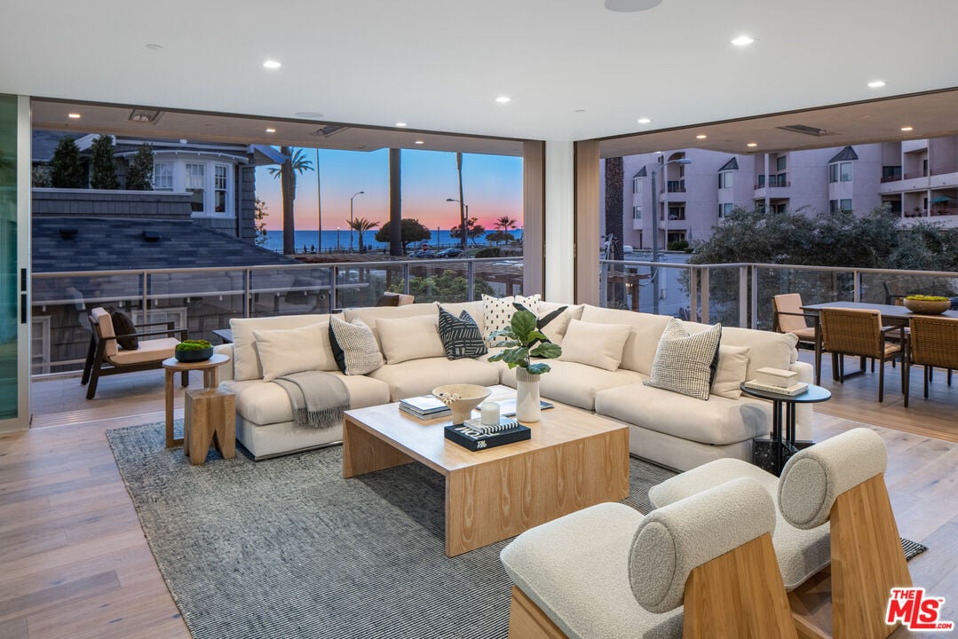 401 Ocean Ave #3