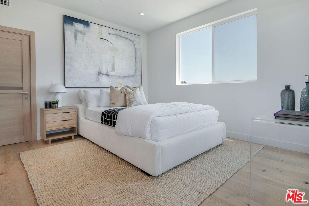 1367 N Alta Vista BLVD Unit: 304