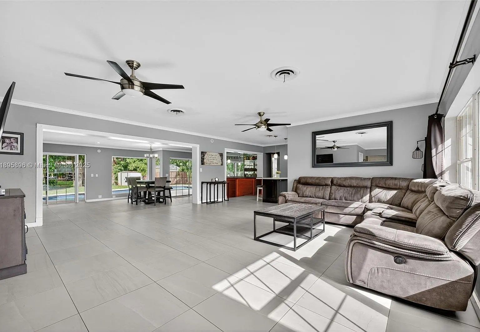 801 Holly Ln, Plantation