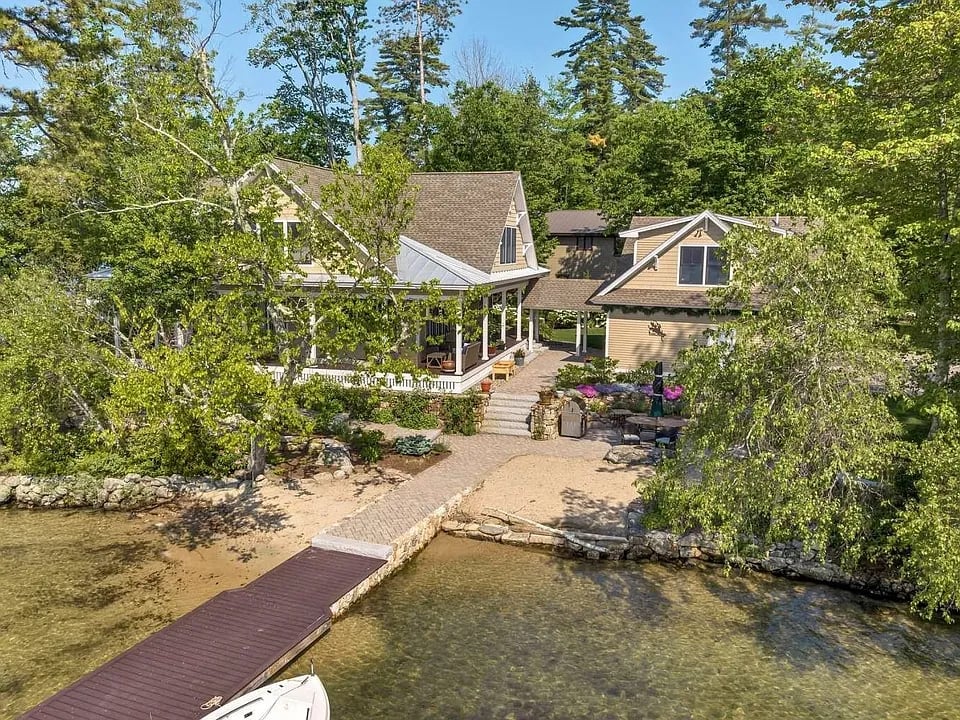 237 Dockham Shore Rd